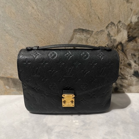 Louis Vuitton Black 黑牛皮壓紋Metis 郵差包