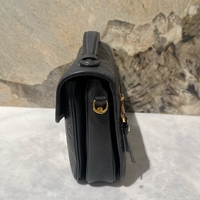 Louis Vuitton Black 黑牛皮壓紋Metis 郵差包-3