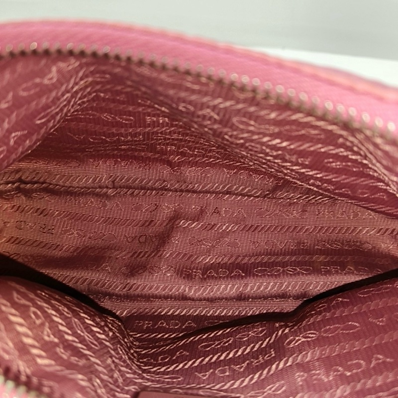 9.9新PRADA Re-Edition2005 迷你 粉紅色尼龍徽標手提包單肩包 銀色五金-5