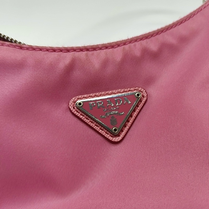 9.9新PRADA Re-Edition2005 迷你 粉紅色尼龍徽標手提包單肩包 銀色五金-6