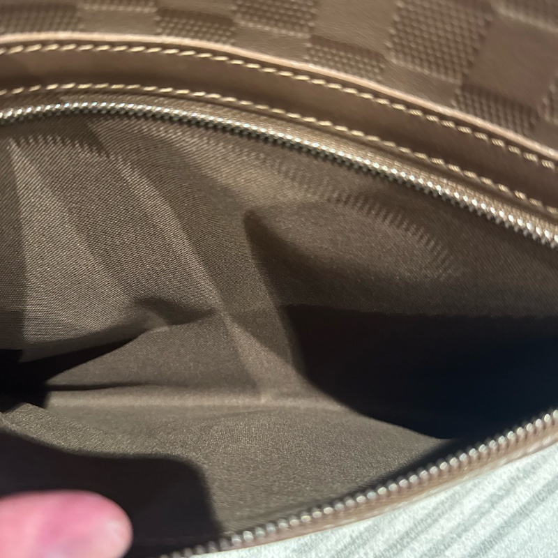 LV Louis Vuitton Damier Infini 深咖啡壓紋皮革斜背包 郵差包 男包-20