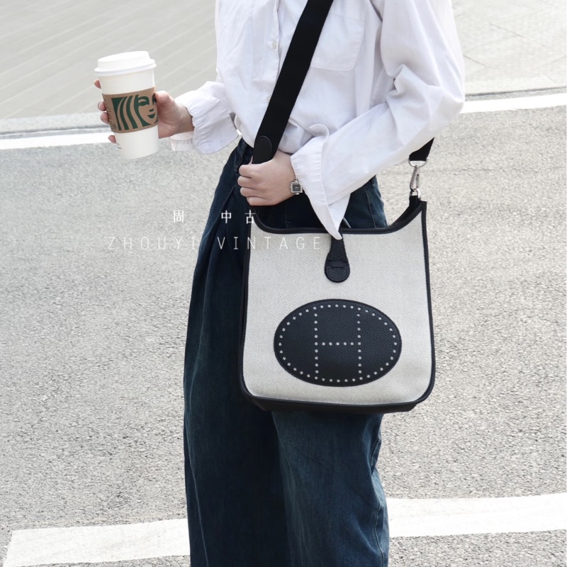 Hermes 愛馬仕熊貓配色帆布 Evelyne29 PM斜背包 肩背包 H包 logo洞洞包 經典H包-2