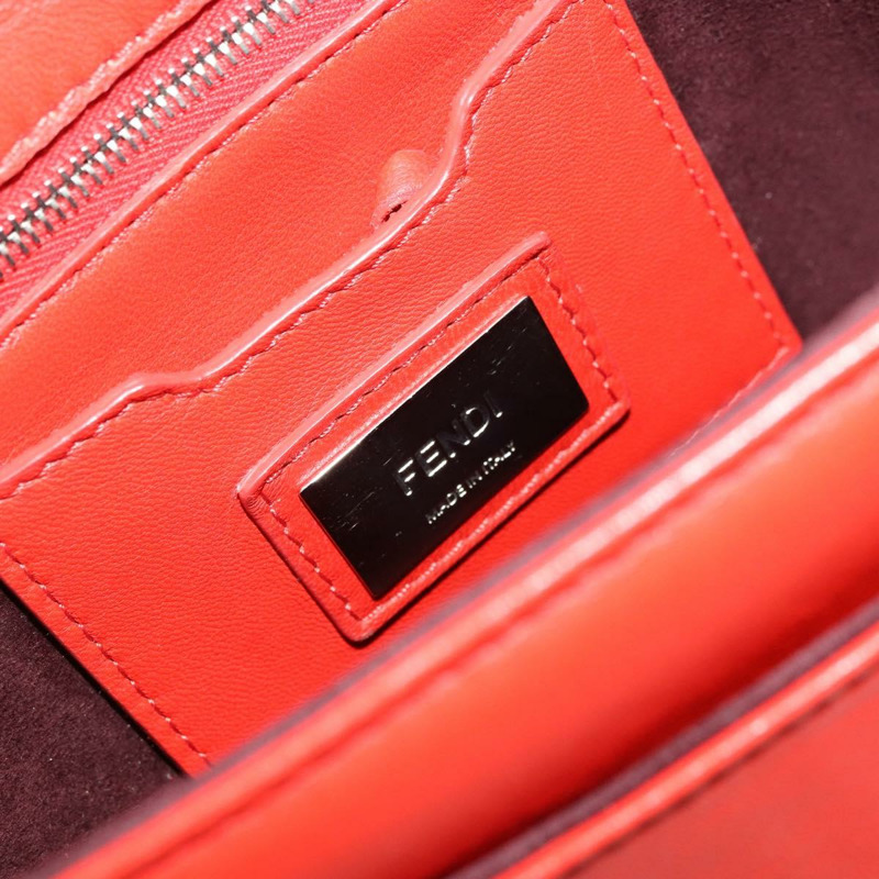 【日本直送】FENDI 鏈條 Beebaguette 肩背包 皮革 紅色 銀色 正品 177969A-18