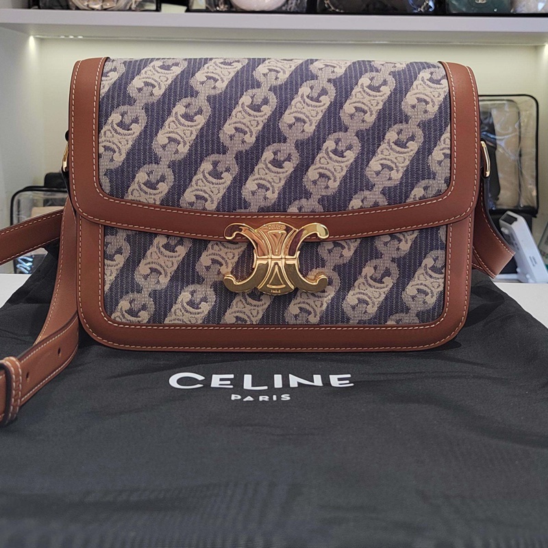 99新Celine 賽琳 限量牛仔布凱旋門郵差包 棕色拼海軍藍  尺寸約22.5*16*6.5cm，附件塵袋-1