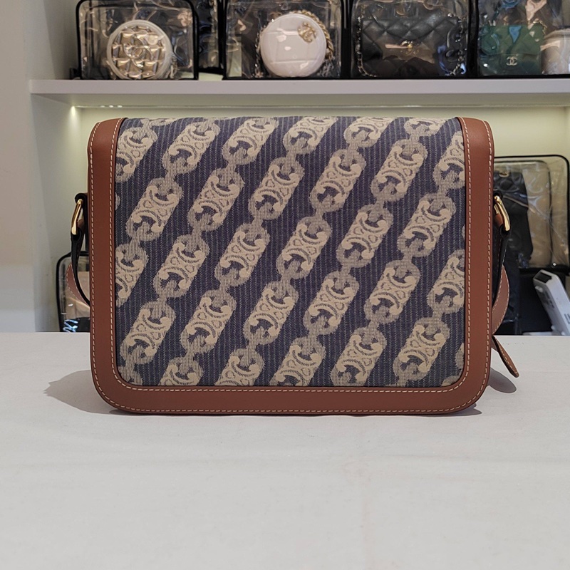 99新Celine 賽琳 限量牛仔布凱旋門郵差包 棕色拼海軍藍  尺寸約22.5*16*6.5cm，附件塵袋-2