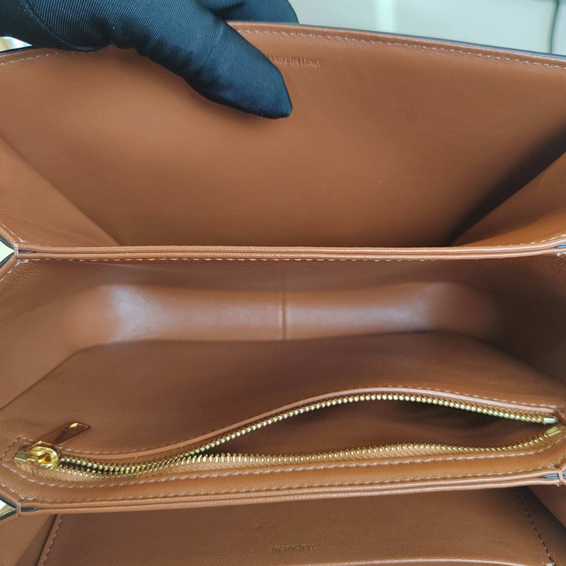 99新Celine 賽琳 限量牛仔布凱旋門郵差包 棕色拼海軍藍  尺寸約22.5*16*6.5cm，附件塵袋-7