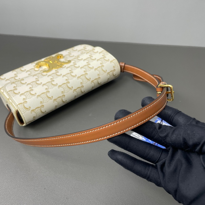 CELINE/賽琳 21年 Claude 凱旋門標誌經典滿印老花金屬質感鎖扣 牛皮革 腋下包單肩包 女款 白色/卡其色 尺寸：20*10*4-6