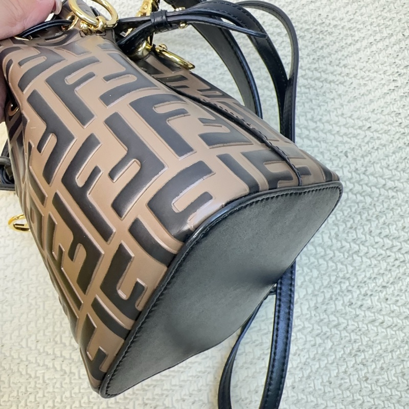 Fendi 芬迪 MON TRESOR老花壓紋雙F抽繩水桶包單肩斜挎手提包 尺寸12*10-7