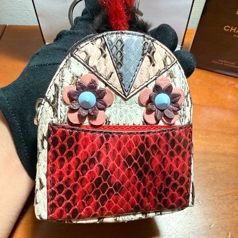 Fendi 怪獸吊飾零錢包/珍稀材質/全蛇皮/貂毛拼接/