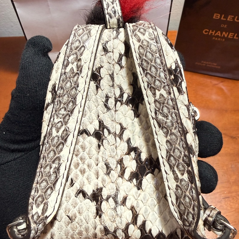 Fendi 怪獸吊飾零錢包/珍稀材質/全蛇皮/貂毛拼接/-15