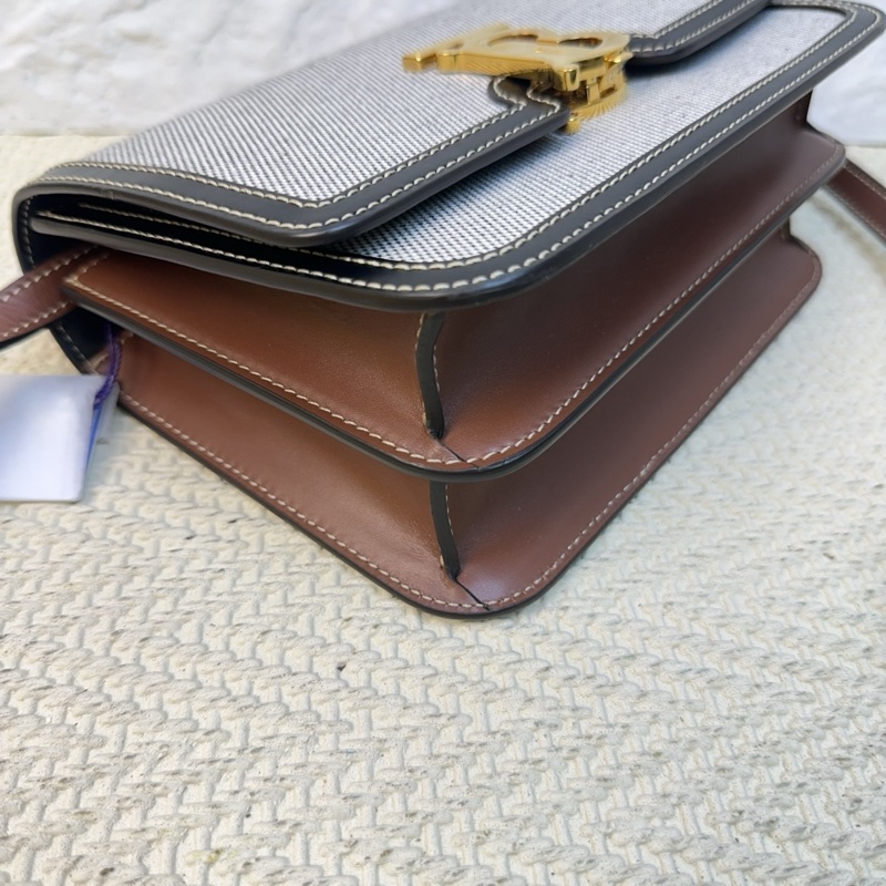 巴寶莉Burberry 經典TB金扣灰色拼黑色百搭款 尺寸21*15.5*8.5-6