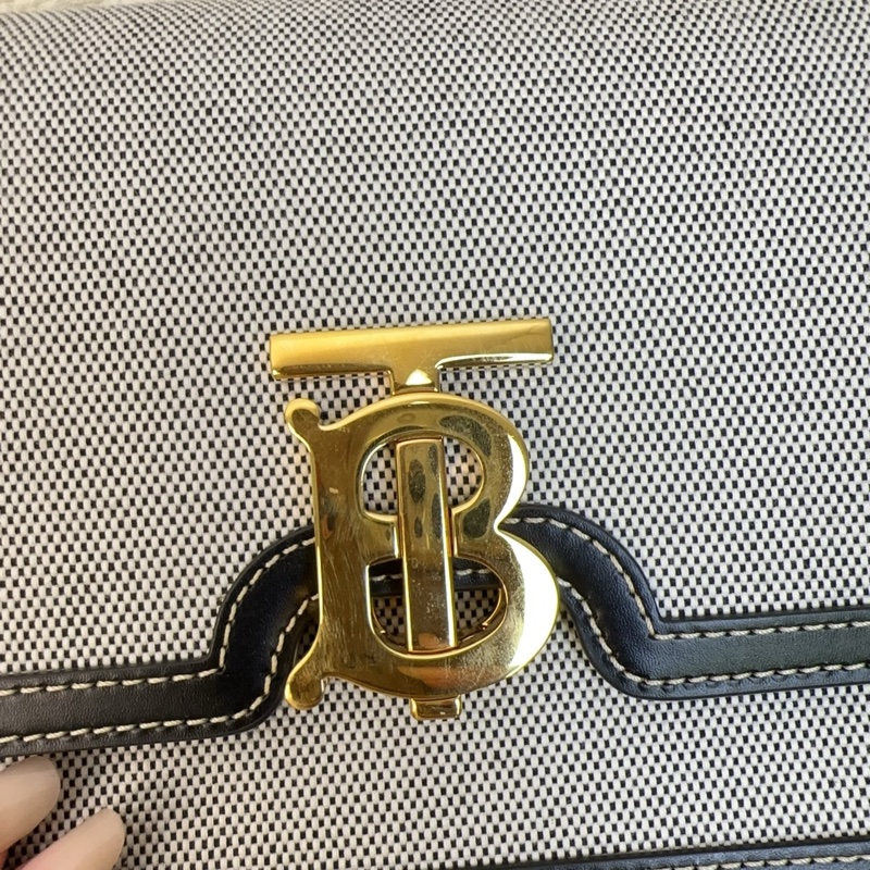 巴寶莉Burberry 經典TB金扣灰色拼黑色百搭款 尺寸21*15.5*8.5-8