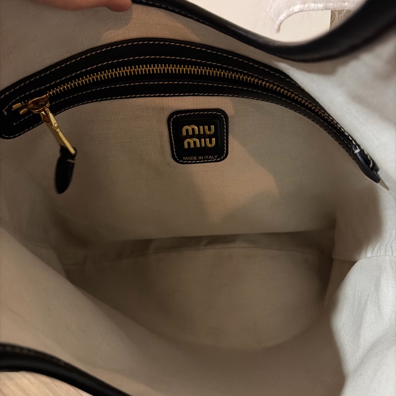Miumiu ivy 黑色肩背包-14