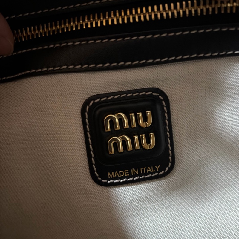 Miumiu ivy 黑色肩背包-16