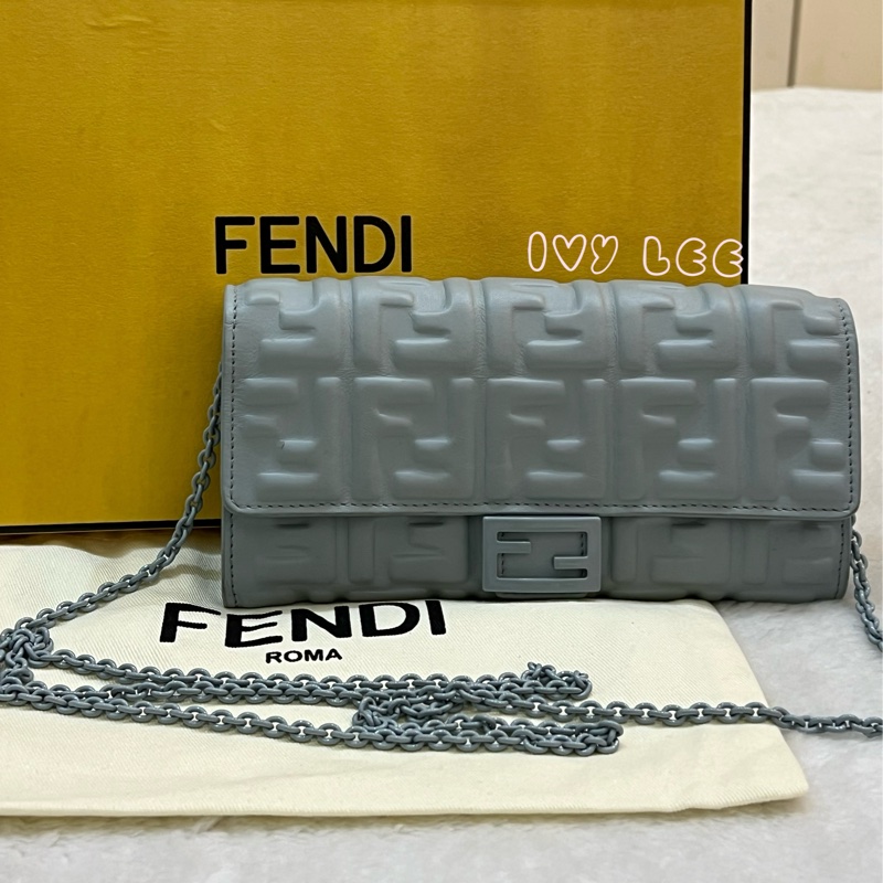 Fendi 8M0365 Baguette FF 立體浮雕小羊皮 WOC 長款皮夾配飾鏈 灰藍 正品 二手精品-0