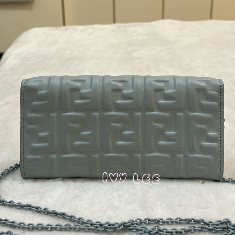 Fendi 8M0365 Baguette FF 立體浮雕小羊皮 WOC 長款皮夾配飾鏈 灰藍 正品 二手精品-1