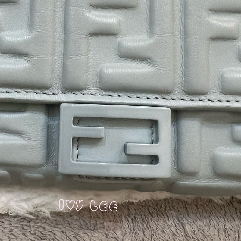 Fendi 8M0365 Baguette FF 立體浮雕小羊皮 WOC 長款皮夾配飾鏈 灰藍 正品 二手精品-2