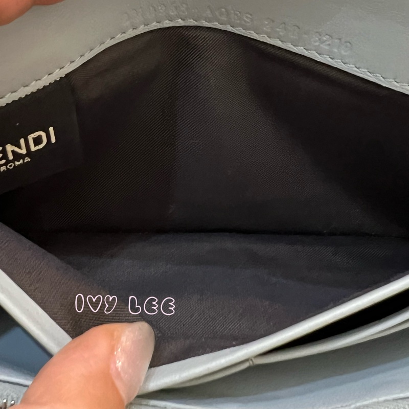 Fendi 8M0365 Baguette FF 立體浮雕小羊皮 WOC 長款皮夾配飾鏈 灰藍 正品 二手精品-6