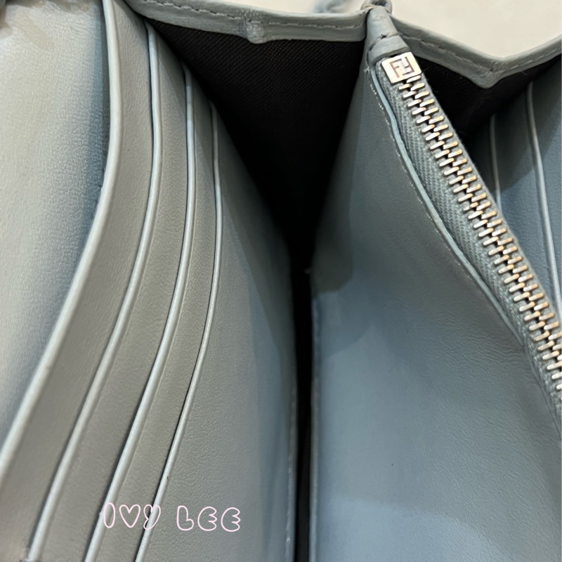 Fendi 8M0365 Baguette FF 立體浮雕小羊皮 WOC 長款皮夾配飾鏈 灰藍 正品 二手精品-8