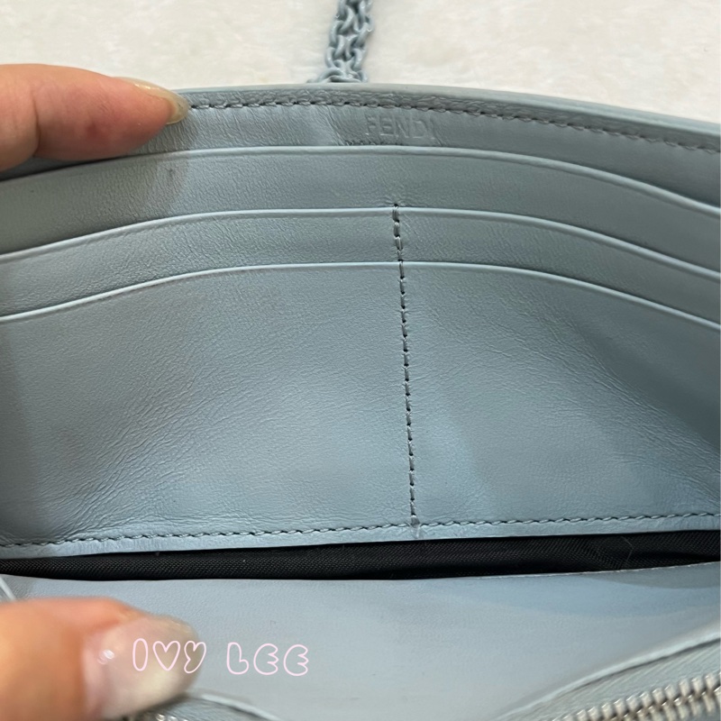 Fendi 8M0365 Baguette FF 立體浮雕小羊皮 WOC 長款皮夾配飾鏈 灰藍 正品 二手精品-10