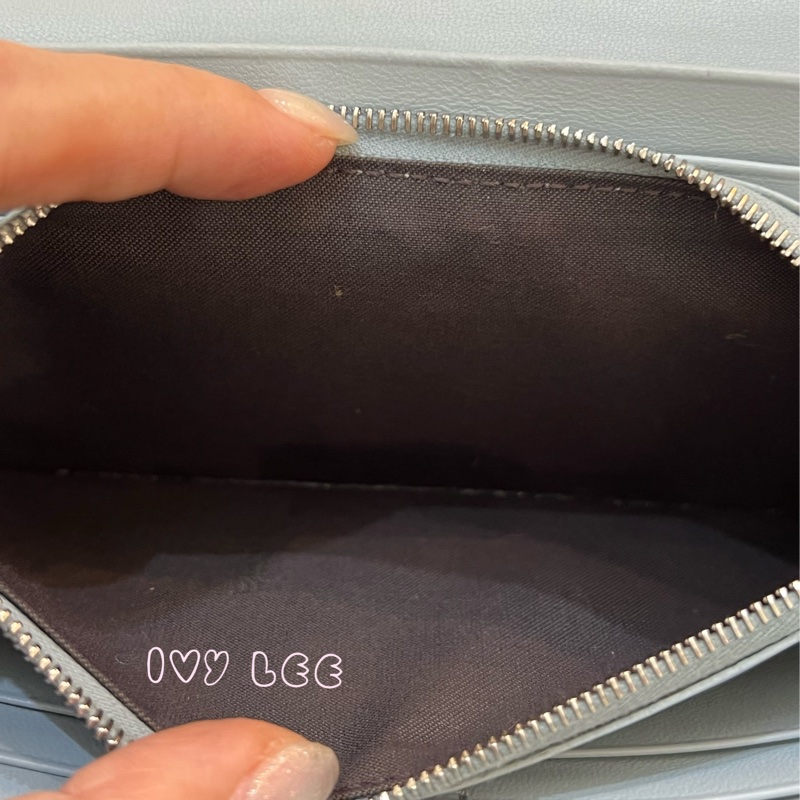 Fendi 8M0365 Baguette FF 立體浮雕小羊皮 WOC 長款皮夾配飾鏈 灰藍 正品 二手精品-14
