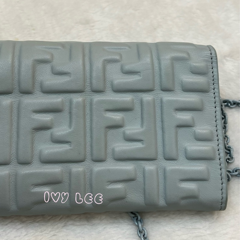 Fendi 8M0365 Baguette FF 立體浮雕小羊皮 WOC 長款皮夾配飾鏈 灰藍 正品 二手精品-32