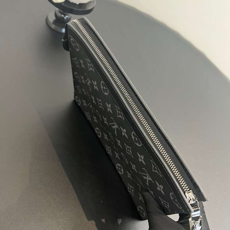 路易威登/LV Pochette Voyage黑武士手拿包 芯片款-5