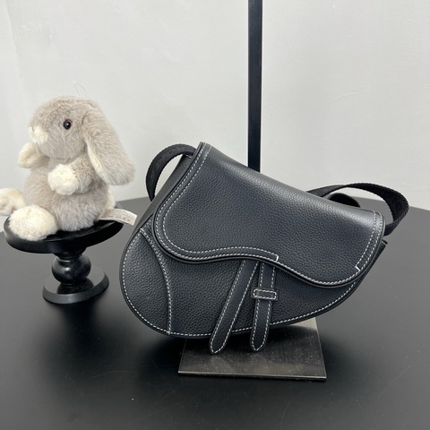 Dior/迪奧 Sacai聯名款 mini迷你馬鞍包 腰包胸包黑色 22年編碼。