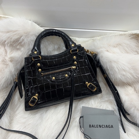 巴黎世家 （Balenciaga）Neo Classic黑色迷你款鱷魚紋皮革手提包