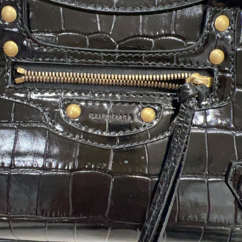 巴黎世家 （Balenciaga）Neo Classic黑色迷你款鱷魚紋皮革手提包-1