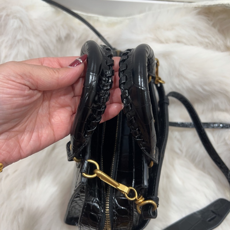 巴黎世家 （Balenciaga）Neo Classic黑色迷你款鱷魚紋皮革手提包-6