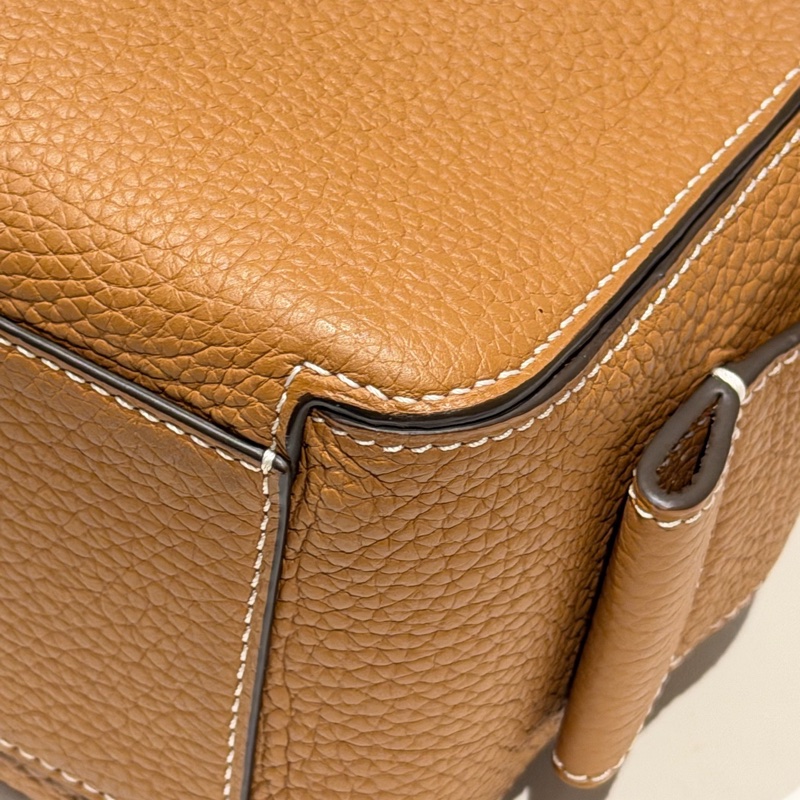 99新Delvaux 德爾沃 Cool Box MiNi手袋 底長22cm焦糖色 隱藏拉鍊 金色D字扣-6