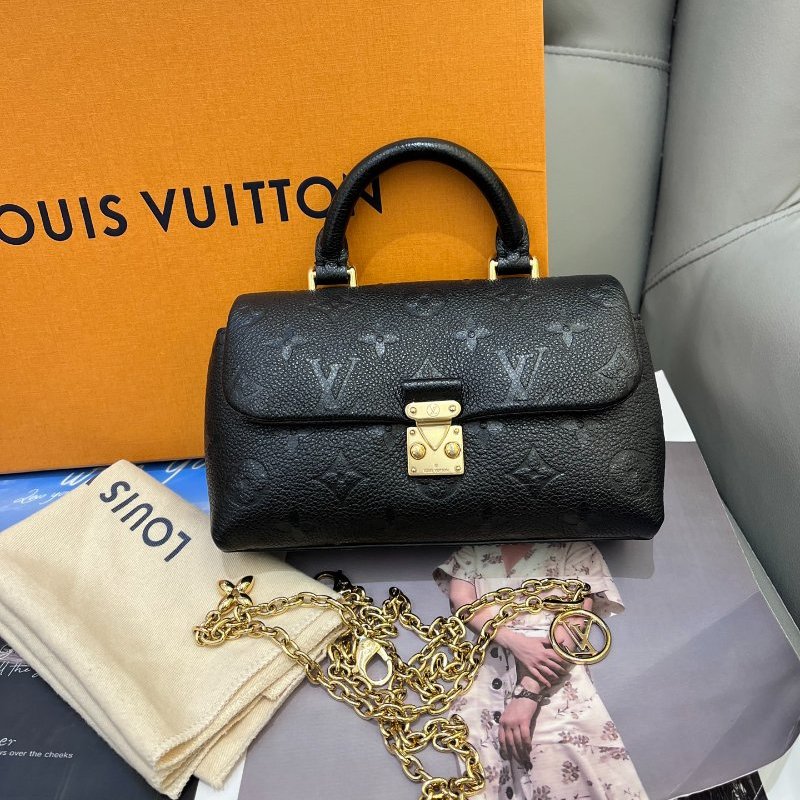 近新品 路易威登/Louis Vuitton 全皮瑪德琳 經典全皮logo壓紋 芯片款-0