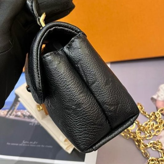 近新品 路易威登/Louis Vuitton 全皮瑪德琳 經典全皮logo壓紋 芯片款-3