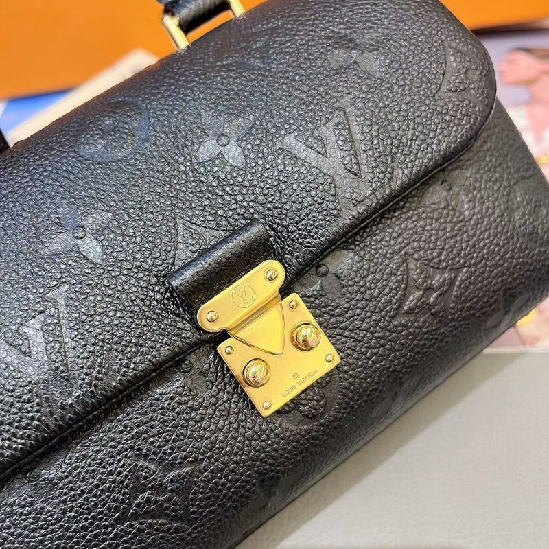 近新品 路易威登/Louis Vuitton 全皮瑪德琳 經典全皮logo壓紋 芯片款-4