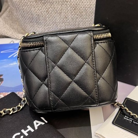 近新品 香奈兒/Chanel 黑金羊皮mini盒子化粧鏈條包-1
