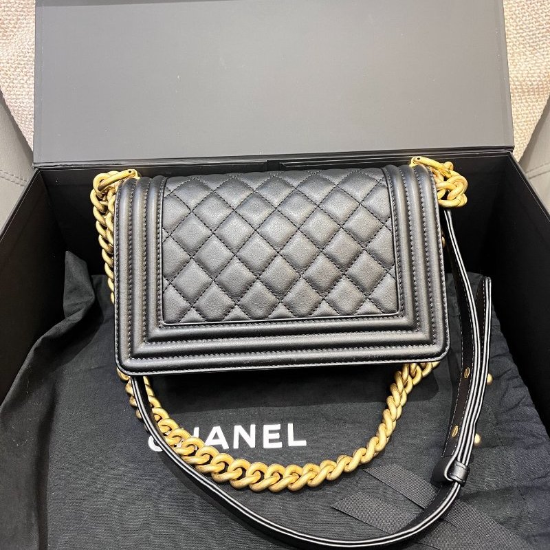 香奈兒/Chanel LEBOY小號黑金牛皮肩背斜背包-1