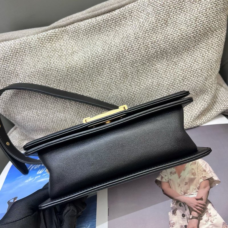 香奈兒/Chanel LEBOY小號黑金牛皮肩背斜背包-4