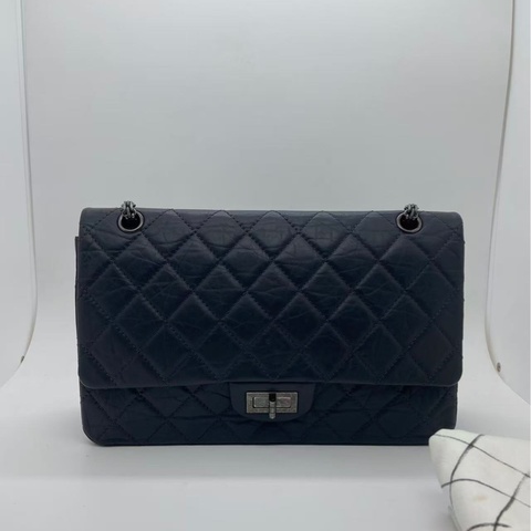 Chanel 香奈兒  2.55 舊牛皮古銀扣 深灰色 古銀做舊五金，可單肩可斜挎