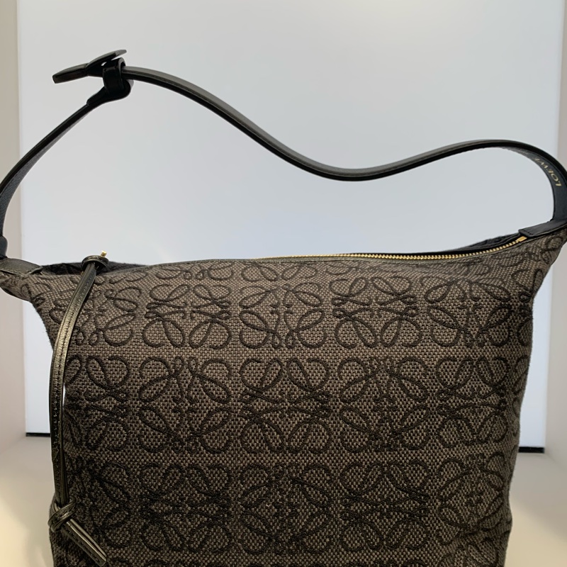 Loewe飯盒單肩包尺寸35.5×21×16.5cm-6