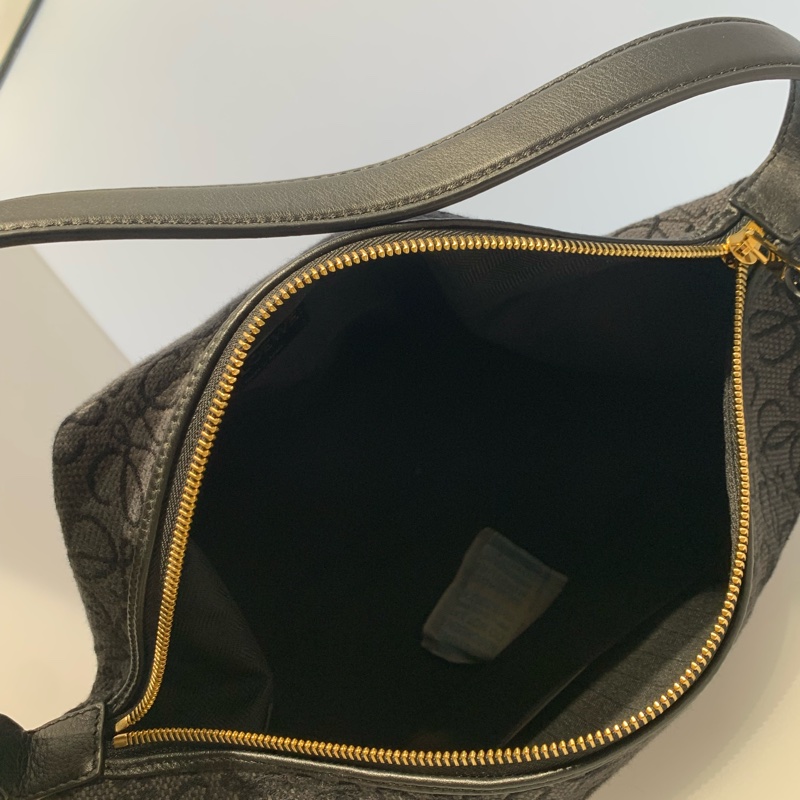 Loewe飯盒單肩包尺寸35.5×21×16.5cm-12