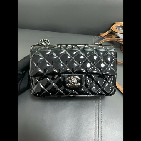 Chanel classic flap mini