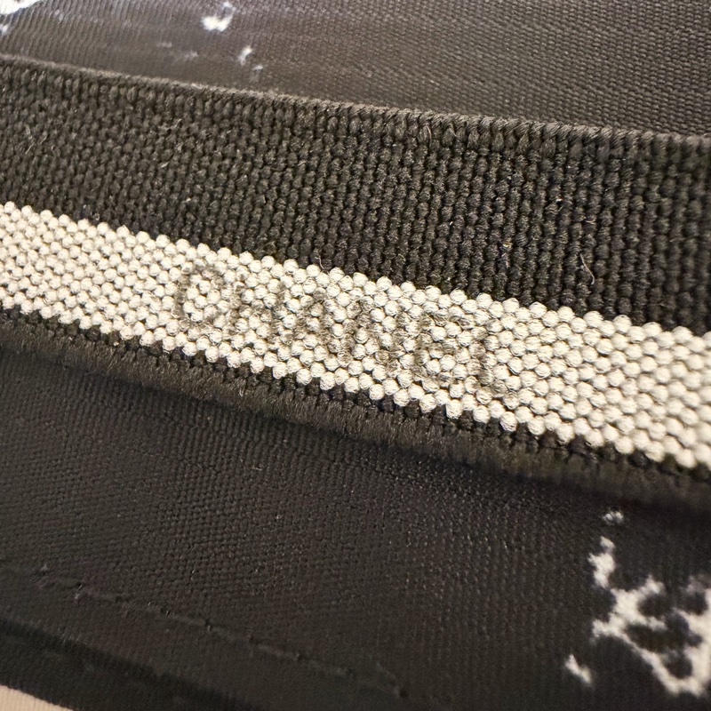 🍒CHANEL 香奈兒 藝術噴漆帆布 3層名片/卡夾（水波紋皮內襯 / 5碼開）3F260508-1-11