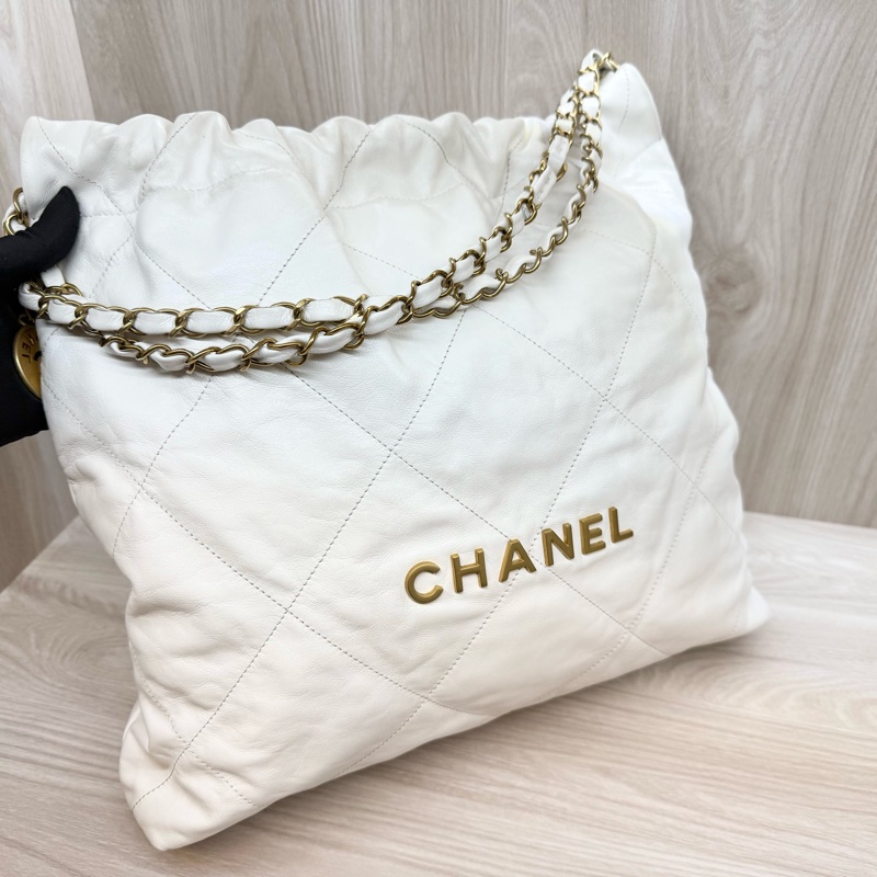 Chanel白色油蠟小牛皮中號22Bag-6