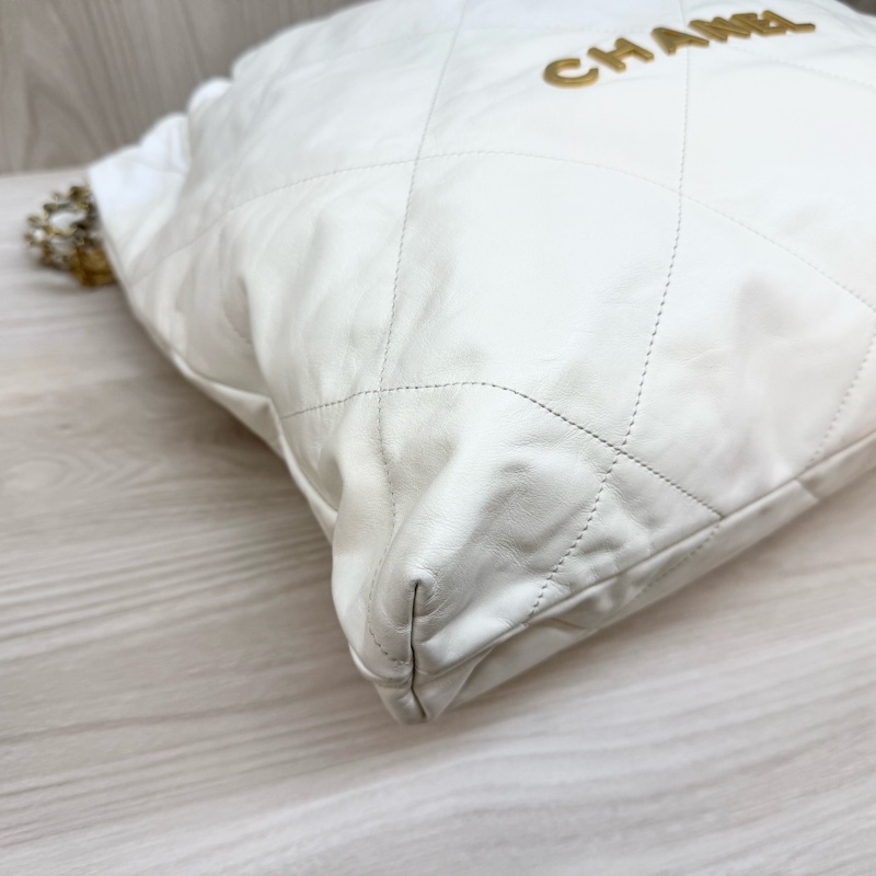 Chanel白色油蠟小牛皮中號22Bag-11