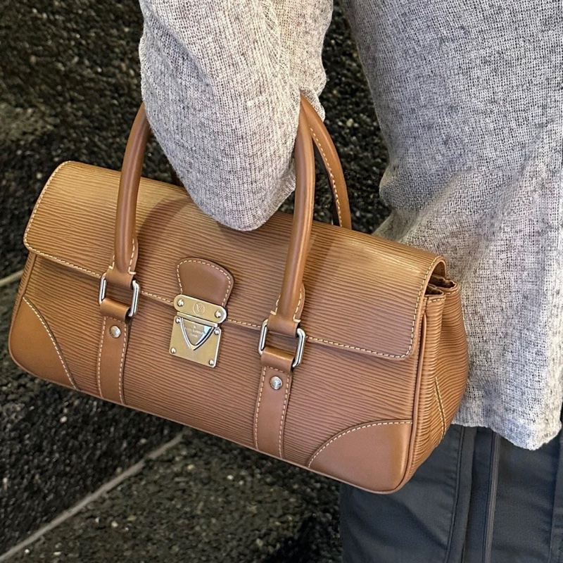 Louis Vuitton/路易威登 Segur PM手提包 棕褐色epi 水波紋 尺寸🧡-1