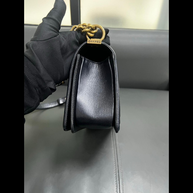 Chanel Leboy medium 
黑金羊皮-2