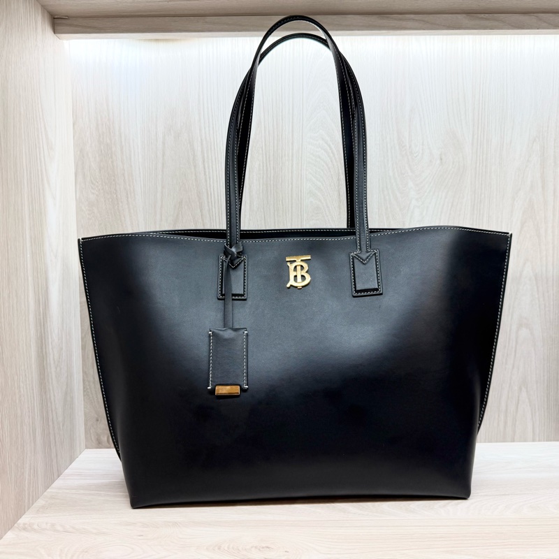 BURBERRY低調簡約✨黑金牛皮托特包80527261-1