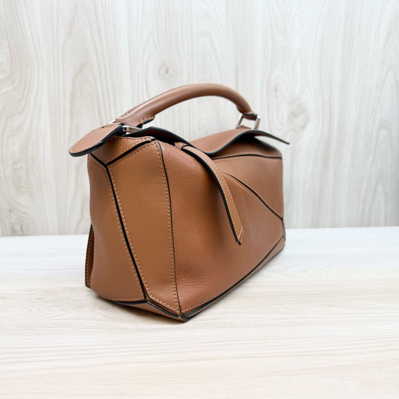 LOEWE🤎焦糖色牛皮Puzzle小號-4
