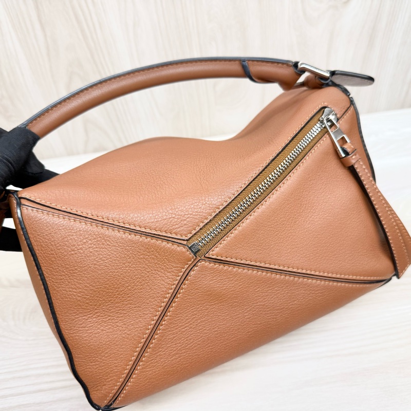 LOEWE🤎焦糖色牛皮Puzzle小號-14